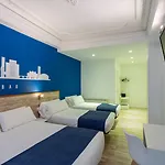 Casual Blue ゲストハウス 2*